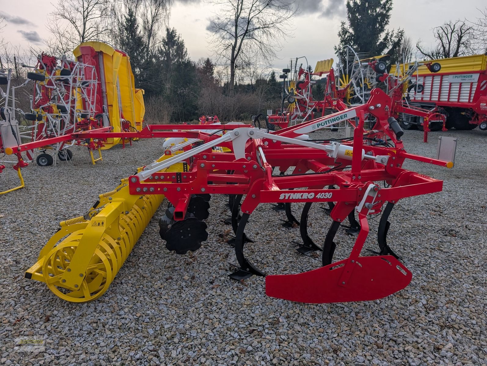 Grubber del tipo Pöttinger Synkro 4030 K, Neumaschine en Senftenbach (Imagen 9)