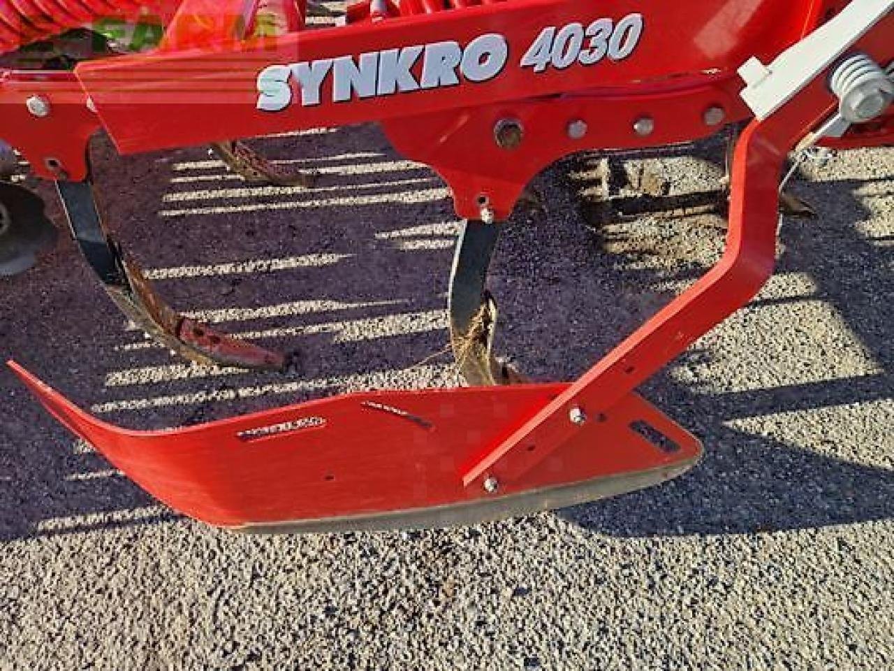 Grubber des Typs Pöttinger synkro 4030, Gebrauchtmaschine in MONFERRAN (Bild 7)