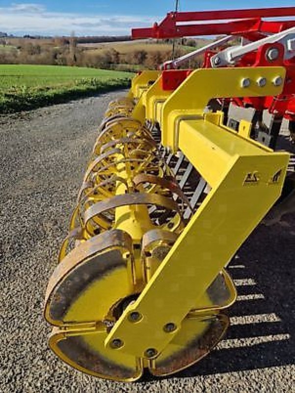 Grubber del tipo Pöttinger SYNKRO 4030, Gebrauchtmaschine In PEYROLE (Immagine 3)