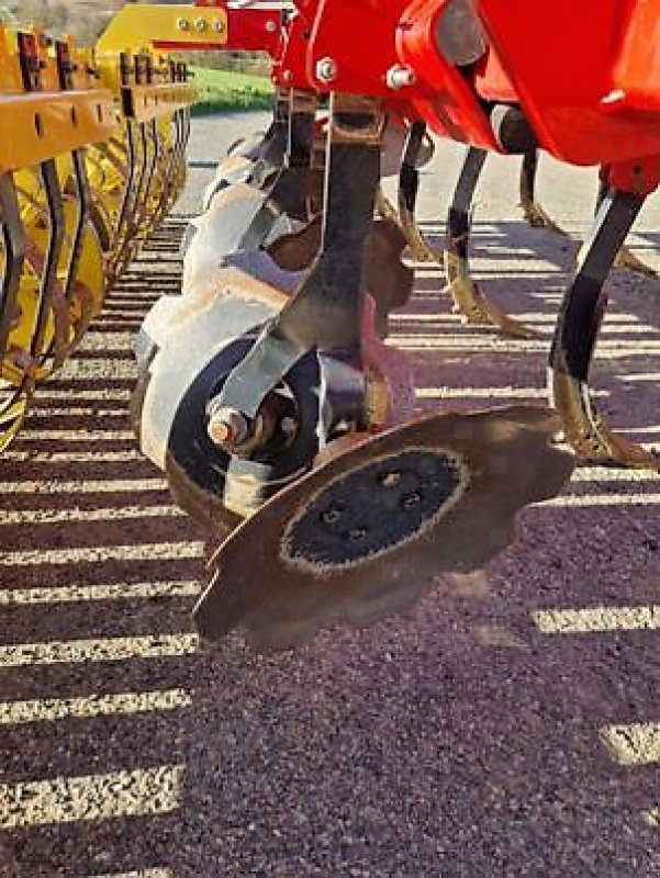 Grubber del tipo Pöttinger SYNKRO 4030, Gebrauchtmaschine In PEYROLE (Immagine 6)