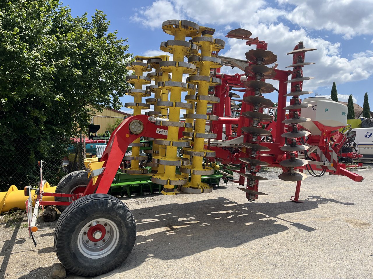 Grubber des Typs Pöttinger Terradisc 5001 T, Gebrauchtmaschine in VERT TOULON (Bild 3)