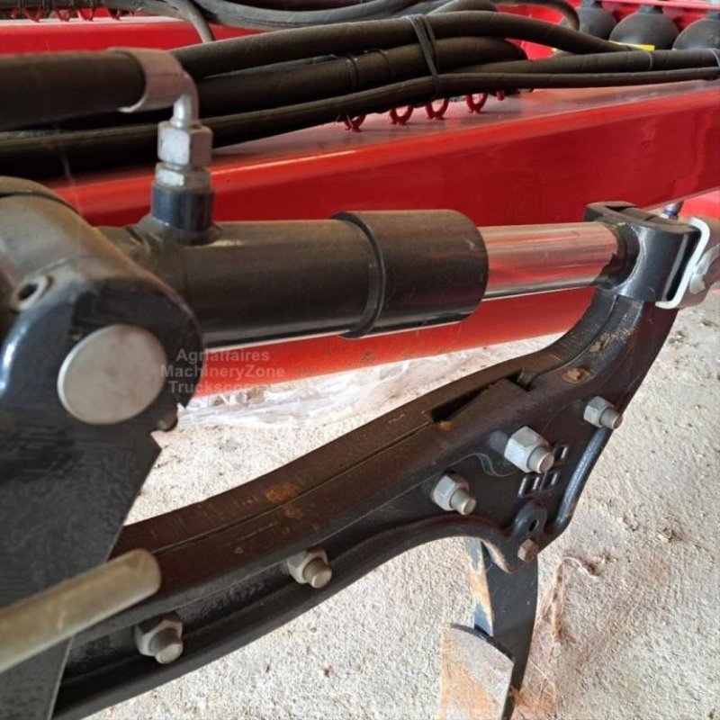 Grubber des Typs Pöttinger TERRIA 4040, Gebrauchtmaschine in azerailles (Bild 5)