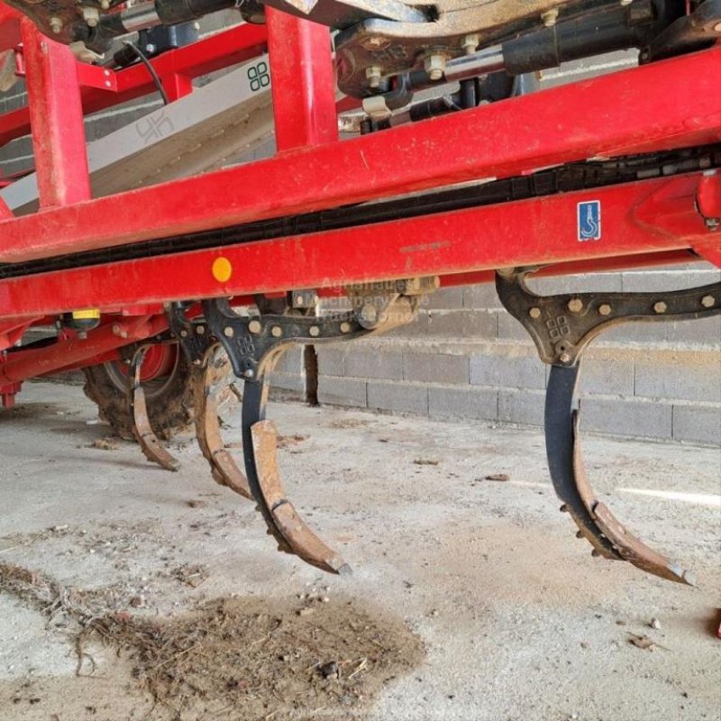 Grubber des Typs Pöttinger TERRIA 4040, Gebrauchtmaschine in azerailles (Bild 9)