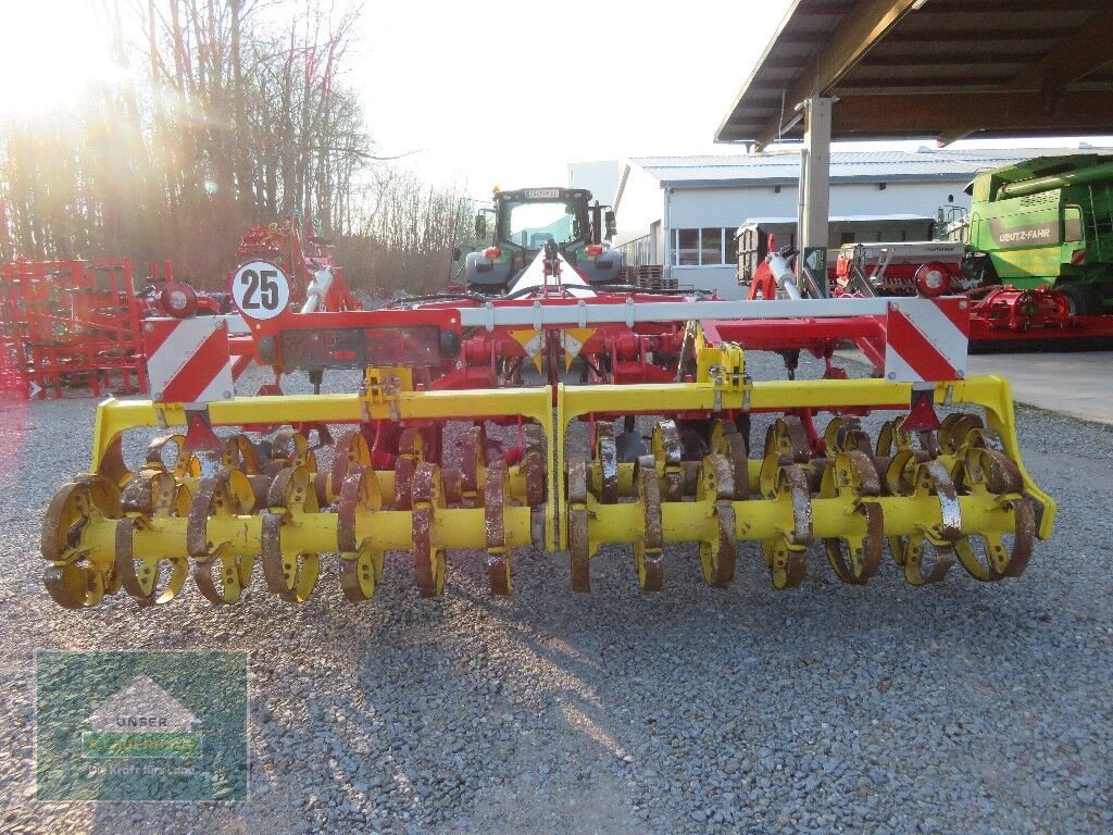Grubber des Typs Pöttinger TERRIA 4040, Gebrauchtmaschine in Hofkirchen (Bild 4)
