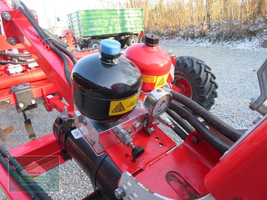 Grubber des Typs Pöttinger TERRIA 4040, Gebrauchtmaschine in Hofkirchen (Bild 10)