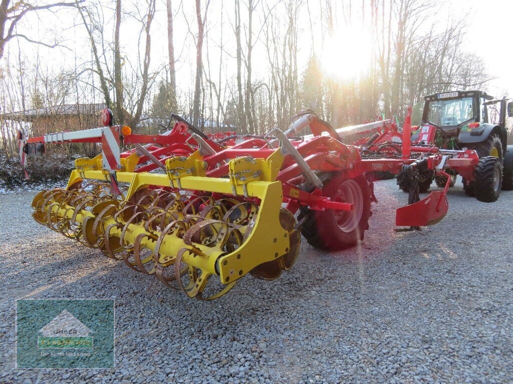 Grubber des Typs Pöttinger TERRIA 4040, Gebrauchtmaschine in Hofkirchen (Bild 5)