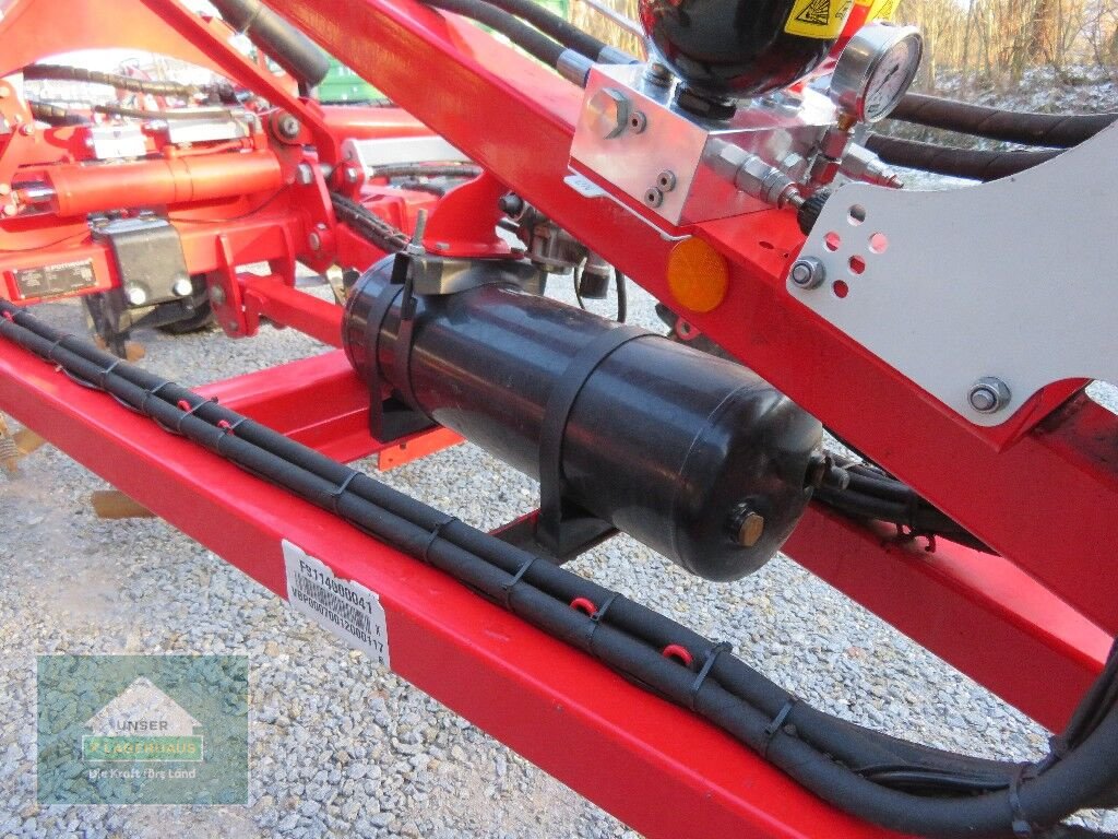 Grubber des Typs Pöttinger TERRIA 4040, Gebrauchtmaschine in Hofkirchen (Bild 9)