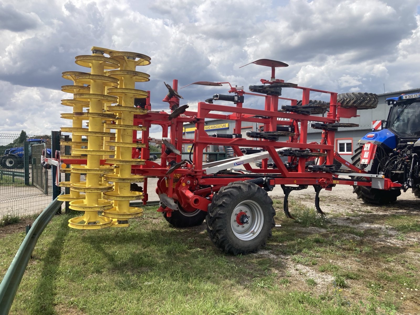 Grubber des Typs Pöttinger TERRIA 5030, Gebrauchtmaschine in TREMEUR (Bild 2)