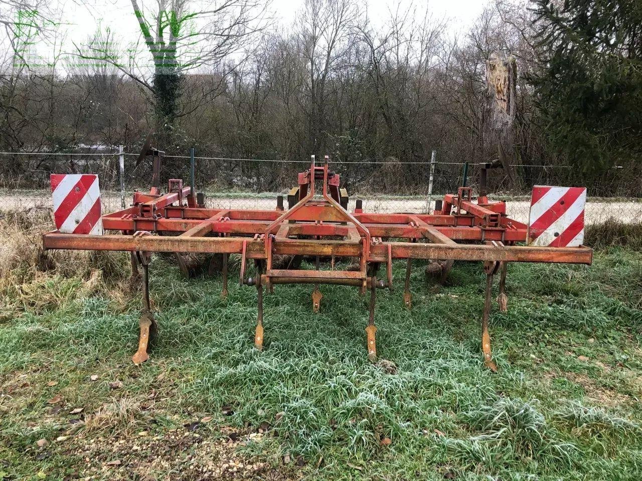 Grubber typu Quivogne maxiculteur 9d, Gebrauchtmaschine v CHAUVONCOURT (Obrázek 5)