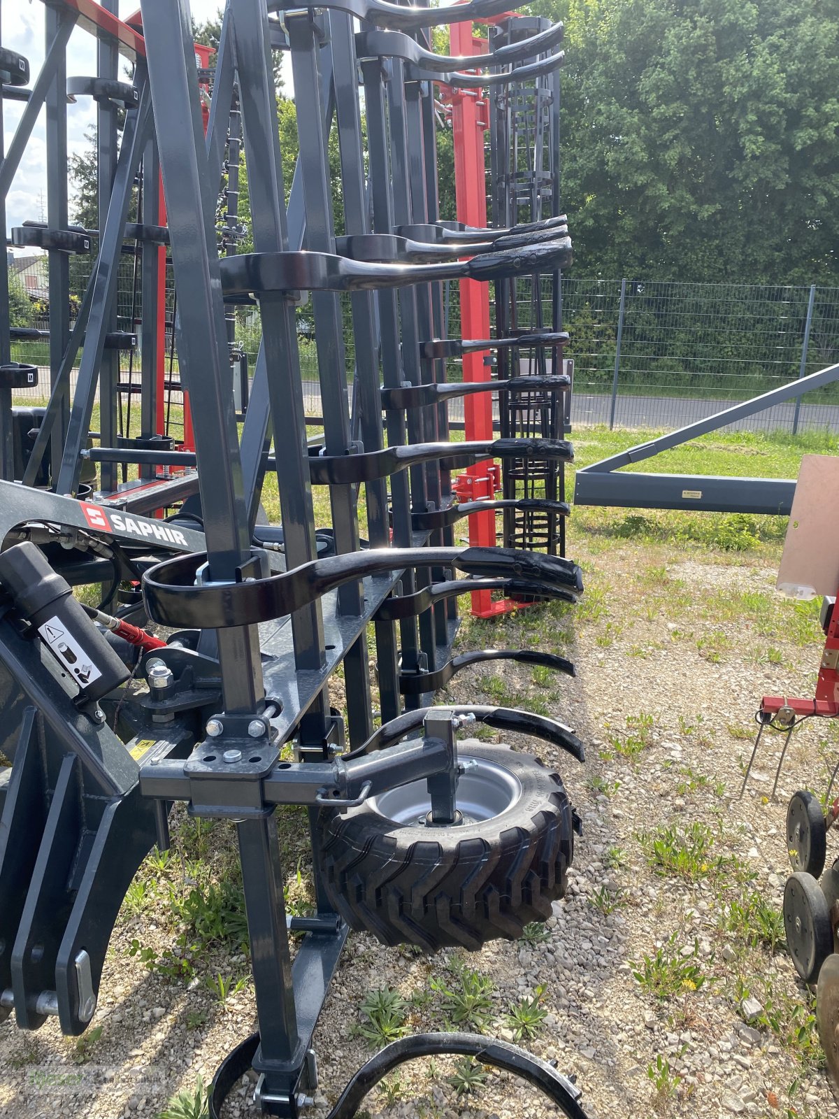 Grubber typu Saphir AllStar 601 Longline, 45Herkuleszinken + Gänsefußscharen, Neumaschine v Nördlingen (Obrázek 3)
