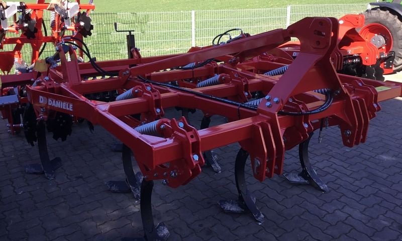 Grubber des Typs Sonstige Agrom Tflex300 Flügelschargrubber, Neumaschine in Straden (Bild 2)