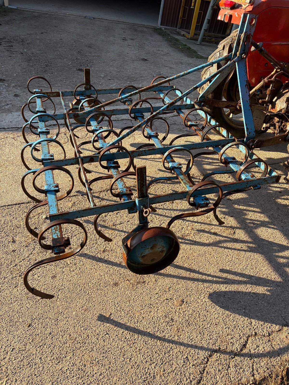 Grubber типа Sonstige Federzinkengrubber, Gebrauchtmaschine в Burgbernheim OT Schwebheim (Фотография 2)