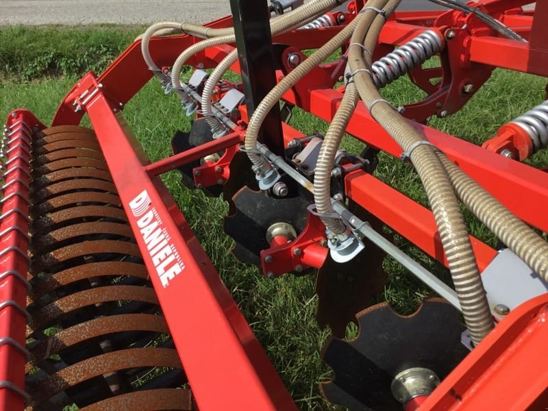 Grubber typu Sonstige Flügelschrgrubber Agro Mod TFlex 300 ABVERKAUF, Vorführmaschine v Straden (Obrázek 6)