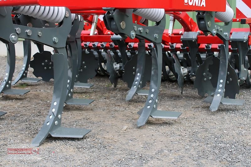 Grubber des Typs Unia Cross II dreibalkiger Flügelschargrubber 3 m 600 kg Auslösekraft, Neumaschine in Ostheim/Rhön (Bild 15)