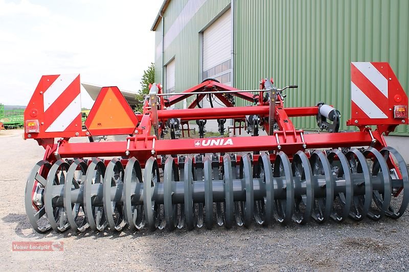Grubber a típus Unia Cross II dreibalkiger Flügelschargrubber 3 m 600 kg Auslösekraft, Neumaschine ekkor: Ostheim/Rhön (Kép 8)