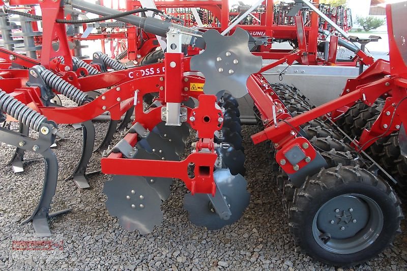 Grubber des Typs Unia Cross S dreibalkiger Flügelschargrubber 3 m Auslösekraft 560 kg Reifenpacker Walze, Neumaschine in Ostheim/Rhön (Bild 5)