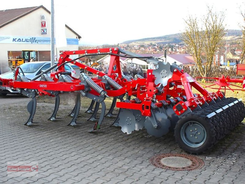 Grubber Türe ait Unia Cross S dreibalkiger Flügelschargrubber 3 m Auslösekraft 560 kg Reifenpacker Walze, Neumaschine içinde Ostheim/Rhön (resim 1)