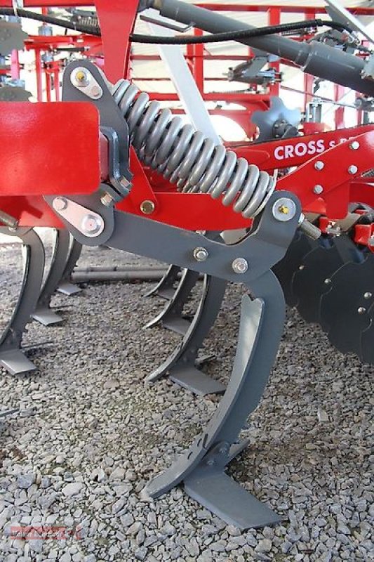 Grubber of the type Unia Cross S dreibalkiger Flügelschargrubber 3m Auslösekraft 560kg Reifenpacker Walze, Neumaschine in Ostheim/Rhön (Picture 4)