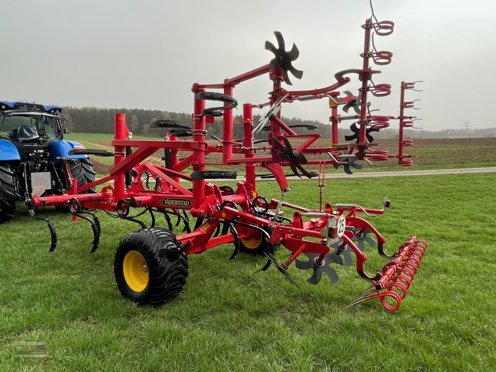 Grubber des Typs Väderstad Swift 400, Gebrauchtmaschine in Lichtenfels (Bild 5)