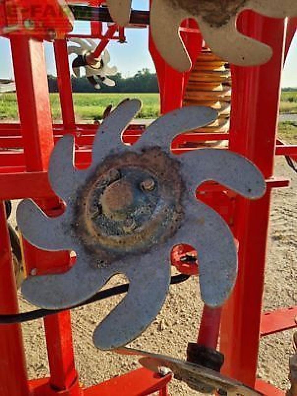 Grubber typu Väderstad top down 600, Gebrauchtmaschine v MONFERRAN (Obrázek 15)