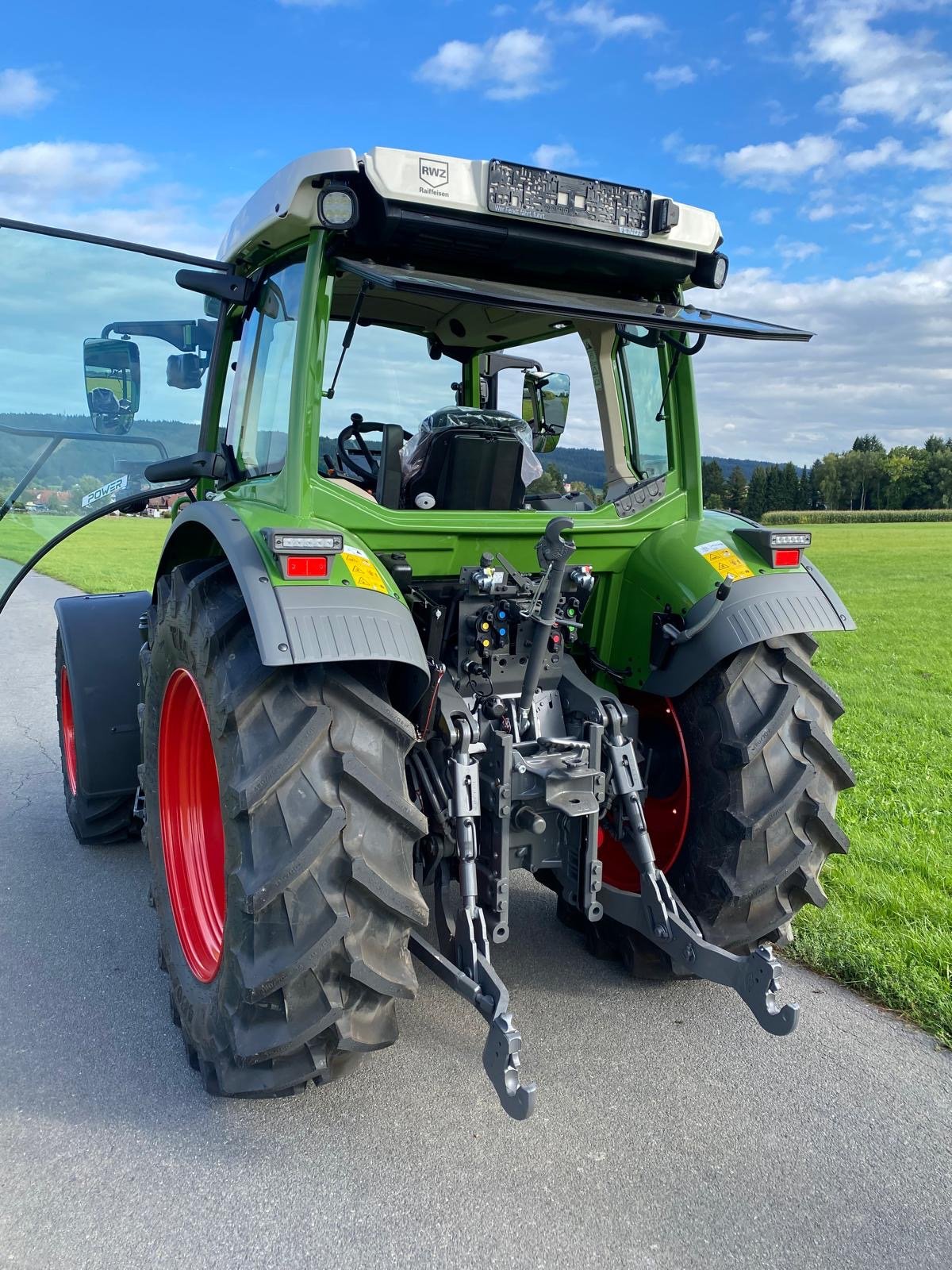 Grünlandtraktor du type Fendt 208 Vario, Neumaschine en Oberzent (Photo 2)