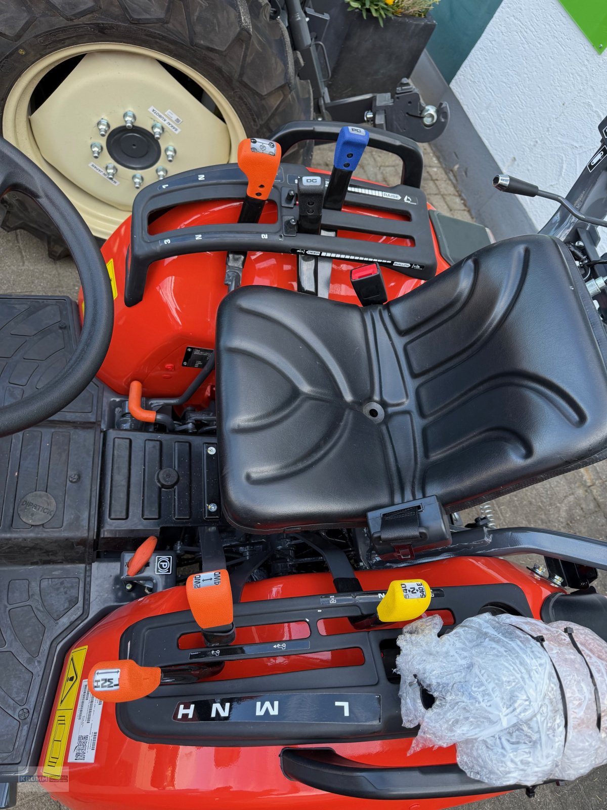 Grünlandtraktor des Typs Kubota EK1-261, Neumaschine in Malterdingen (Bild 3)