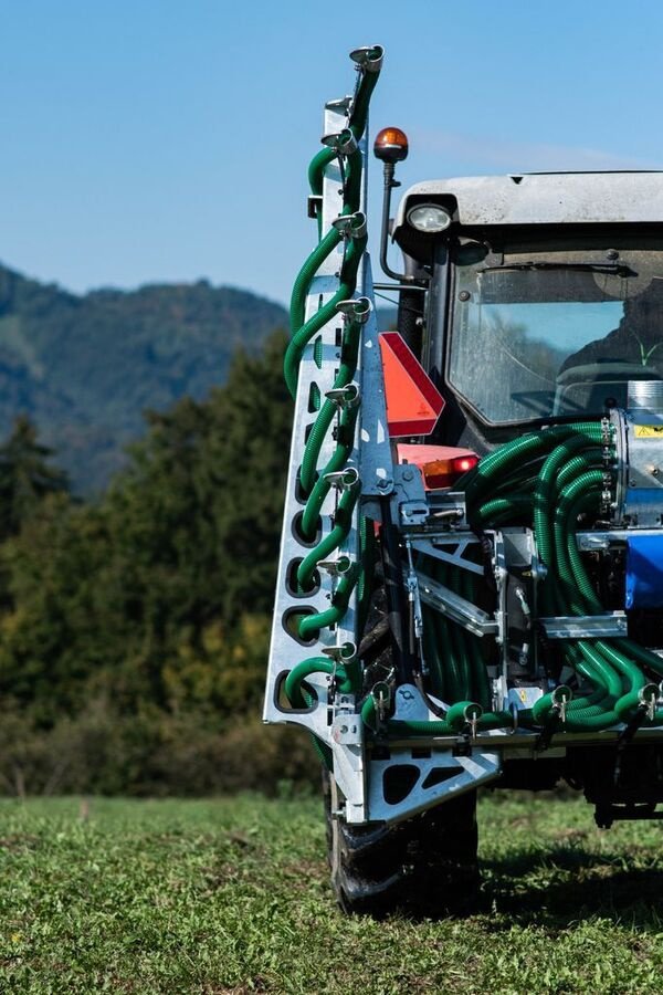 Gülleeinarbeitungstechnik des Typs BETEC Gülleverteiler / slurry injector, Neumaschine in Michałowo (Bild 2)