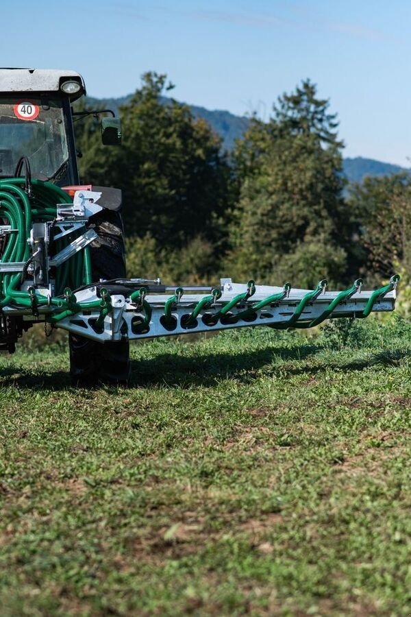 Gülleeinarbeitungstechnik des Typs BETEC Gülleverteiler / slurry injector, Neumaschine in Michałowo (Bild 4)