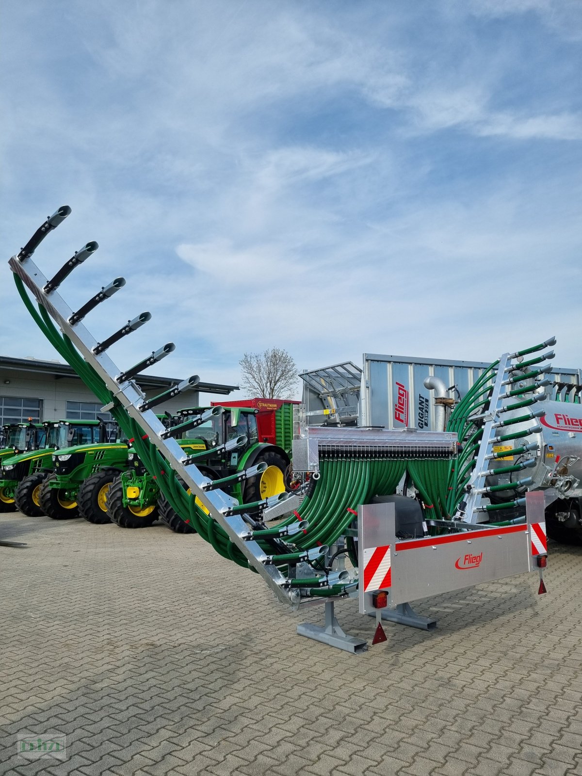 Gülleeinarbeitungstechnik des Typs Fliegl compact 9, Neumaschine in Bruckmühl (Bild 1)