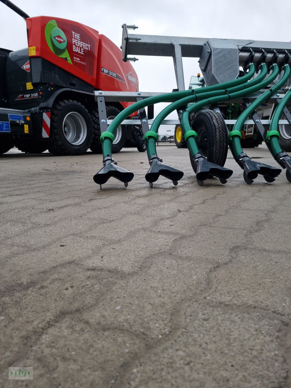 Gülleeinarbeitungstechnik des Typs Fliegl Skate 120, Neumaschine in Bruckmühl (Bild 6)