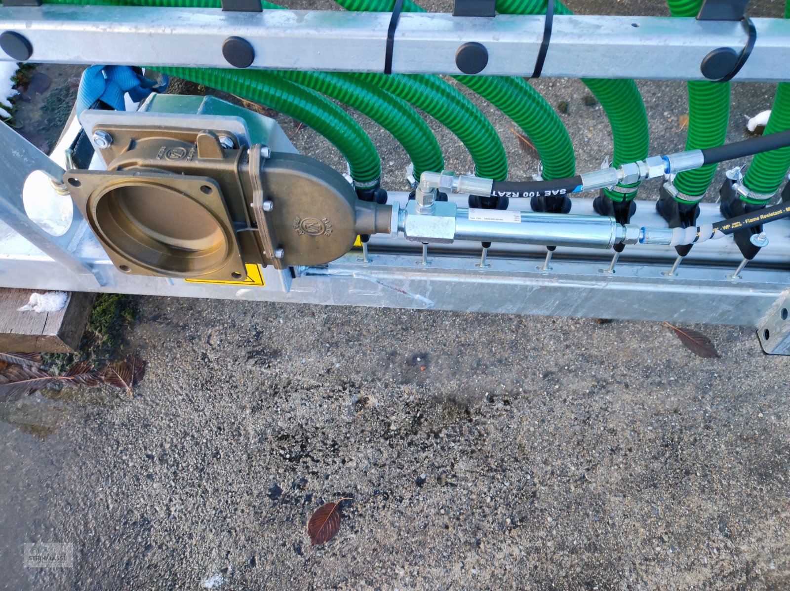 Gülleeinarbeitungstechnik des Typs Fliegl Skate 120, Neumaschine in Petting (Bild 4)