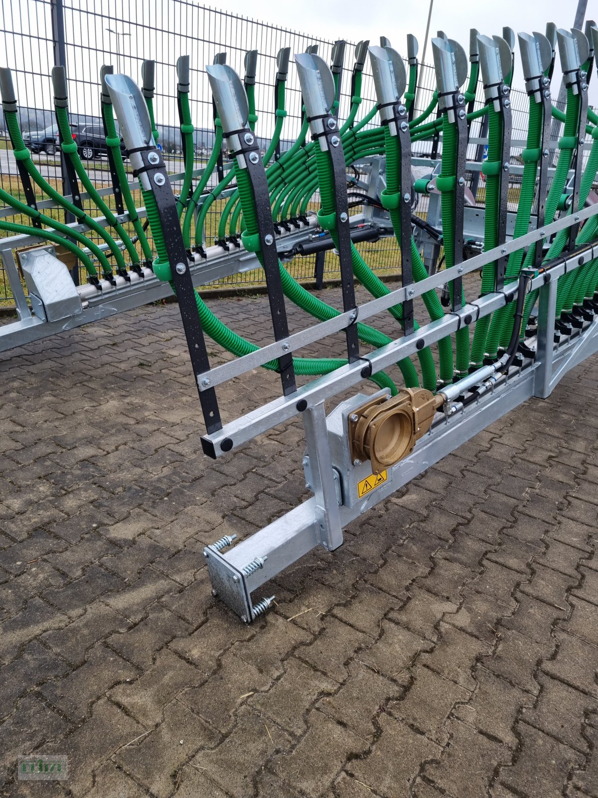 Gülleeinarbeitungstechnik des Typs Fliegl Skate 90, Neumaschine in Bruckmühl (Bild 3)