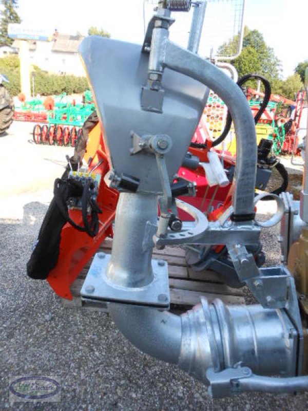 Gülleeinarbeitungstechnik des Typs Möscha Pendelverteiler S 68 W, Neumaschine in Münzkirchen (Bild 2)