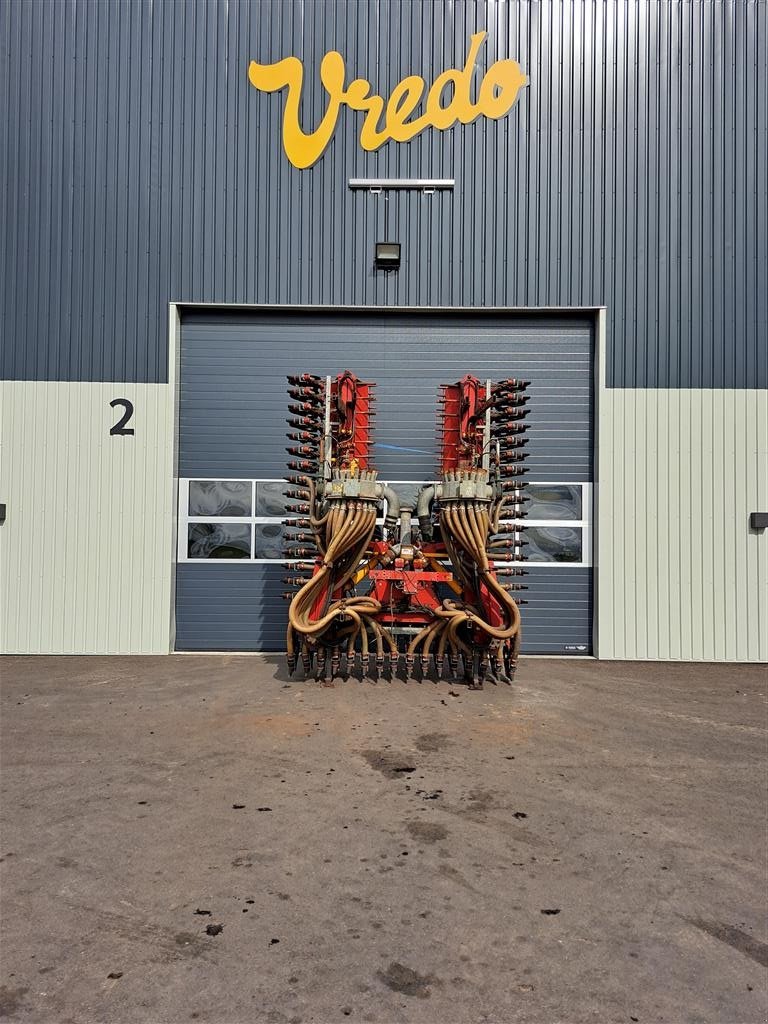 Gülleeinarbeitungstechnik des Typs Vredo ZB 12068 Der er 2x spadeventil til tømning af fordeler, Gebrauchtmaschine in Ulfborg (Bild 4)