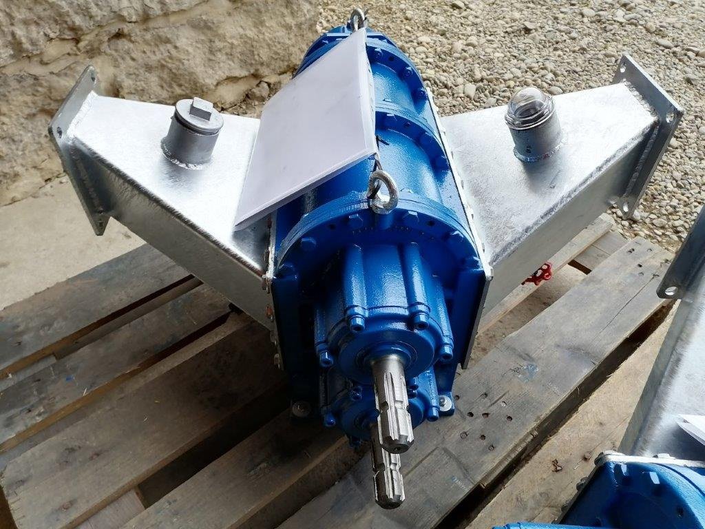 Güllepumpe des Typs Hofer Drehkolbenpumpe 5 m3 / min !! Zapfwellenantrieb - Ölmotor - Steinfangkasten Güllepumpe Güllezubringer Zubringer Güllefass Güllewagen Pumpe Biogas, Neumaschine in Bad Birnbach (Bild 2)