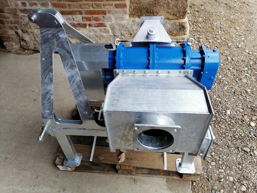 Güllepumpe des Typs Hofer Drehkolbenpumpe 5 m3 / min !! Zapfwellenantrieb - Ölmotor - Steinfangkasten Güllepumpe Güllezubringer Zubringer Güllefass Güllewagen Pumpe Biogas, Neumaschine in Bad Birnbach (Bild 7)