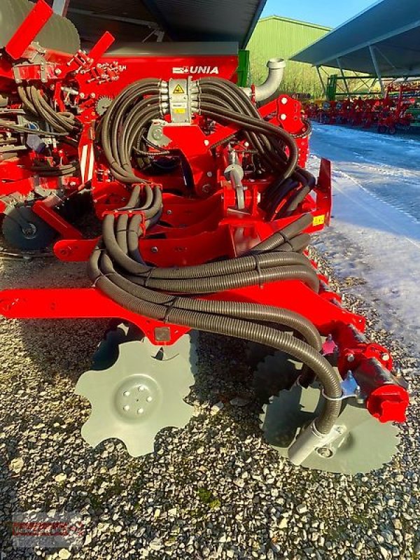 Güllescheibenegge of the type Unia Ares XLA H6 Güllescheibenegge 6m Vogelsang EasyCut 24 Verteiler, Neumaschine in Ostheim/Rhön (Picture 7)