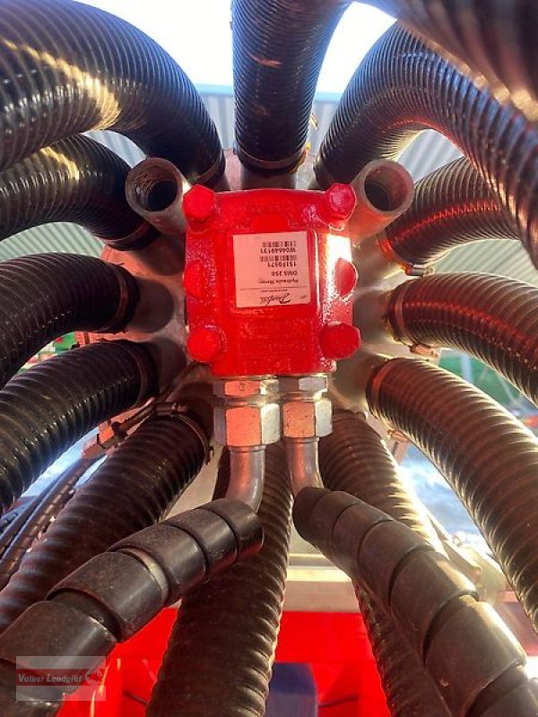 Güllescheibenegge of the type Unia Ares XLA H6 Güllescheibenegge 6m Vogelsang EasyCut 24 Verteiler, Neumaschine in Ostheim/Rhön (Picture 9)