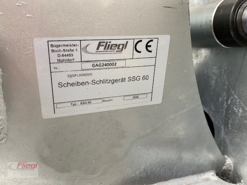 Gülleschlitzgerät des Typs Fliegl SSG 60, Neumaschine in Mühldorf (Bild 5)