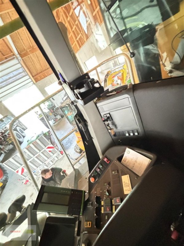Gülleselbstfahrer van het type CLAAS Xerion 3300 Saddle Trac + Väderstad Carrier 525 XT, Gebrauchtmaschine in Töging am Inn (Foto 12)