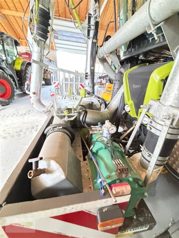 Gülleselbstfahrer van het type CLAAS Xerion 3300 Saddle Trac + Väderstad Carrier 525 XT, Gebrauchtmaschine in Töging am Inn (Foto 14)