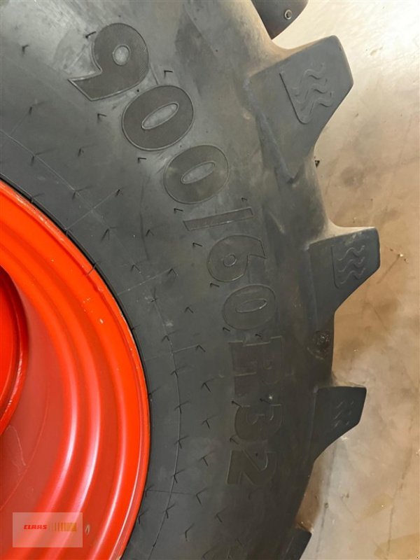 Gülleselbstfahrer van het type CLAAS Xerion 3300 Saddle Trac + Väderstad Carrier 525 XT, Gebrauchtmaschine in Töging am Inn (Foto 17)