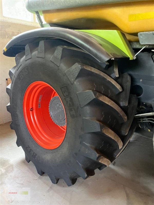 Gülleselbstfahrer van het type CLAAS Xerion 3300 Saddle Trac + Väderstad Carrier 525 XT, Gebrauchtmaschine in Töging am Inn (Foto 20)