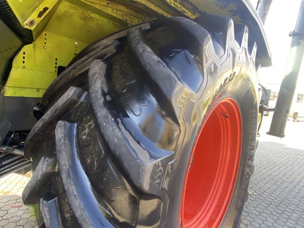 Gülleselbstfahrer des Typs CLAAS Xerion 3800 TRAC VC mit Gülleaufbau SGT, Gebrauchtmaschine in Vohburg (Bild 12)