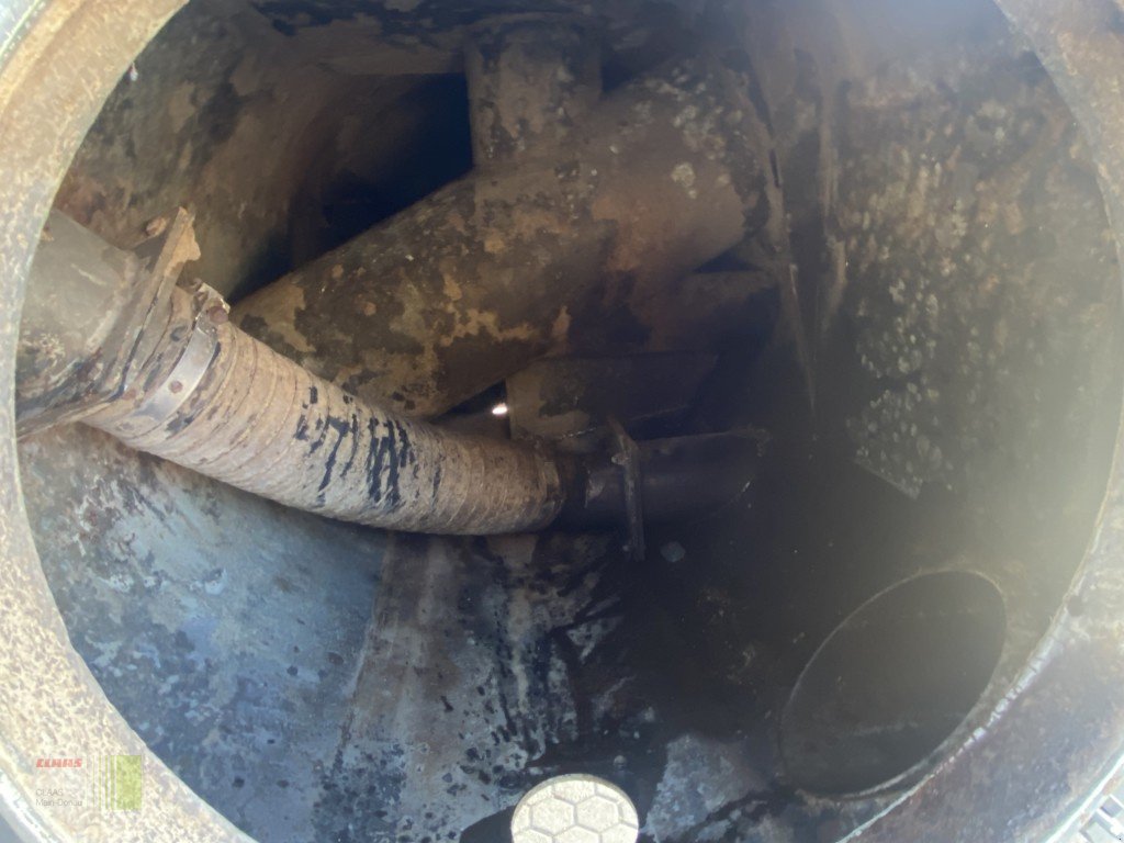 Gülleselbstfahrer des Typs CLAAS Xerion 3800 TRAC VC mit Gülleaufbau SGT, Gebrauchtmaschine in Vohburg (Bild 19)