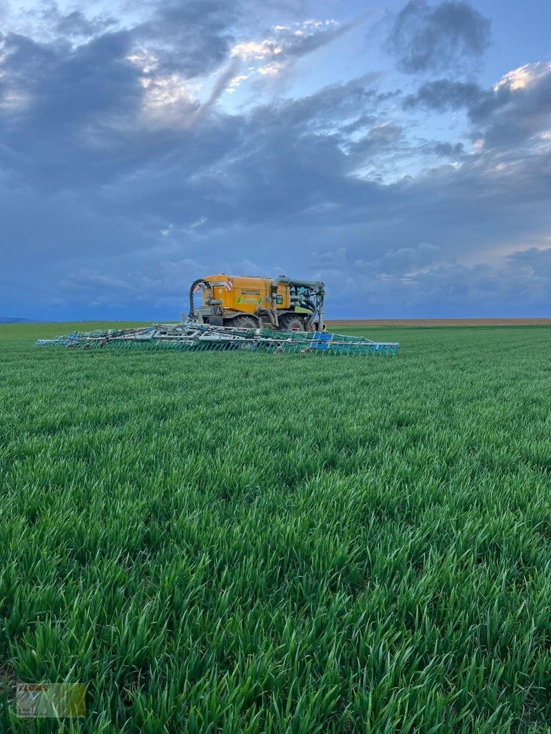 Gülleselbstfahrer typu CLAAS XERION 4000 SADDLE TRAC, Gebrauchtmaschine v Reinheim (Obrázek 4)