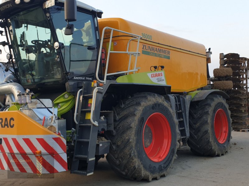 Gülleselbstfahrer des Typs CLAAS Xerion 4200 Saddle Trac, Gebrauchtmaschine in Eichendorf (Bild 1)