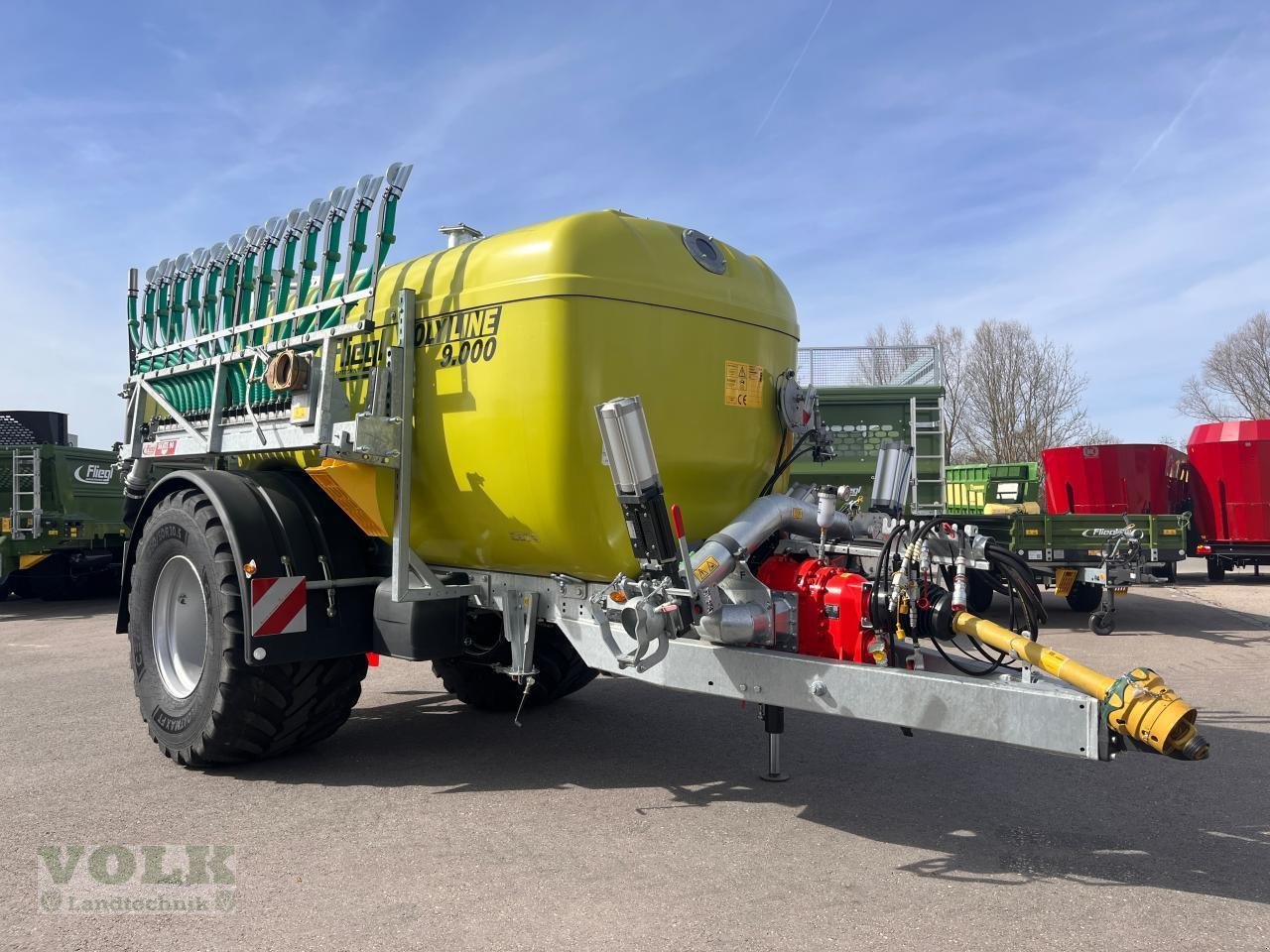 Gülleselbstfahrer of the type Fliegl PFW 9000 POLY Line Einachs, Neumaschine in Friedberg-Derching (Picture 2)
