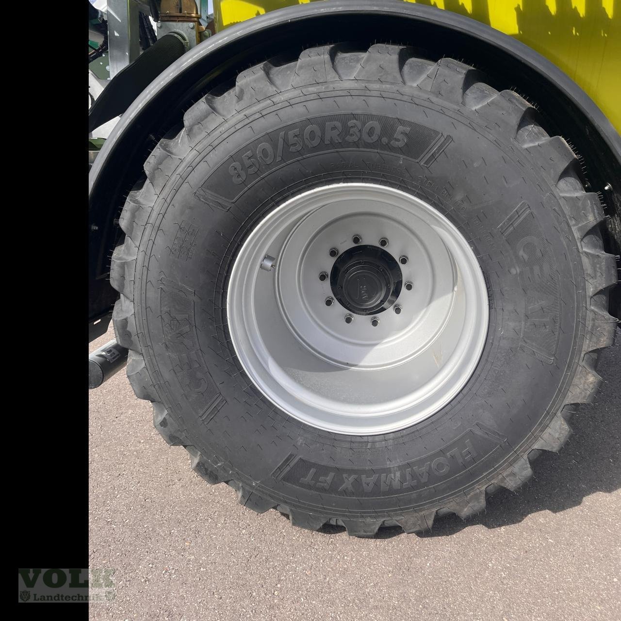 Gülleselbstfahrer of the type Fliegl PFW 9000 POLY Line Einachs, Neumaschine in Friedberg-Derching (Picture 5)