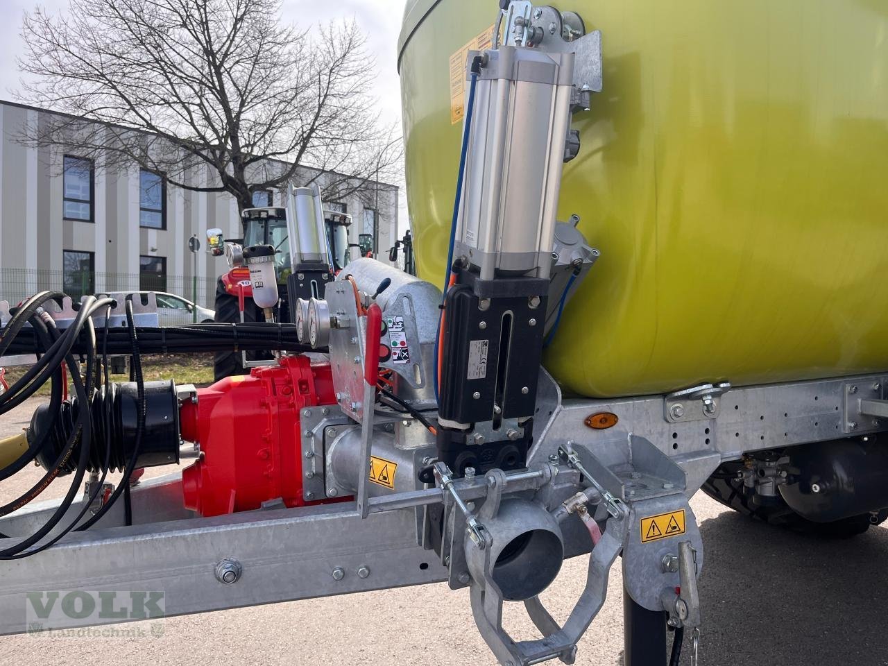 Gülleselbstfahrer of the type Fliegl PFW 9000 POLY Line Einachs, Neumaschine in Friedberg-Derching (Picture 11)